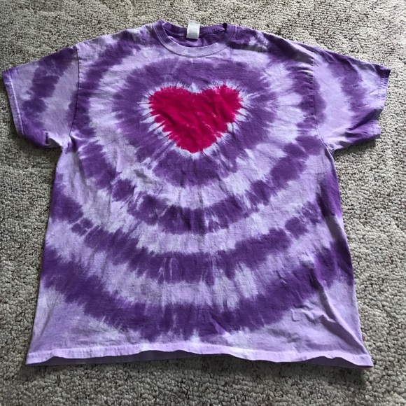 Gildan Tops - Tie dyed heart T-shirt
